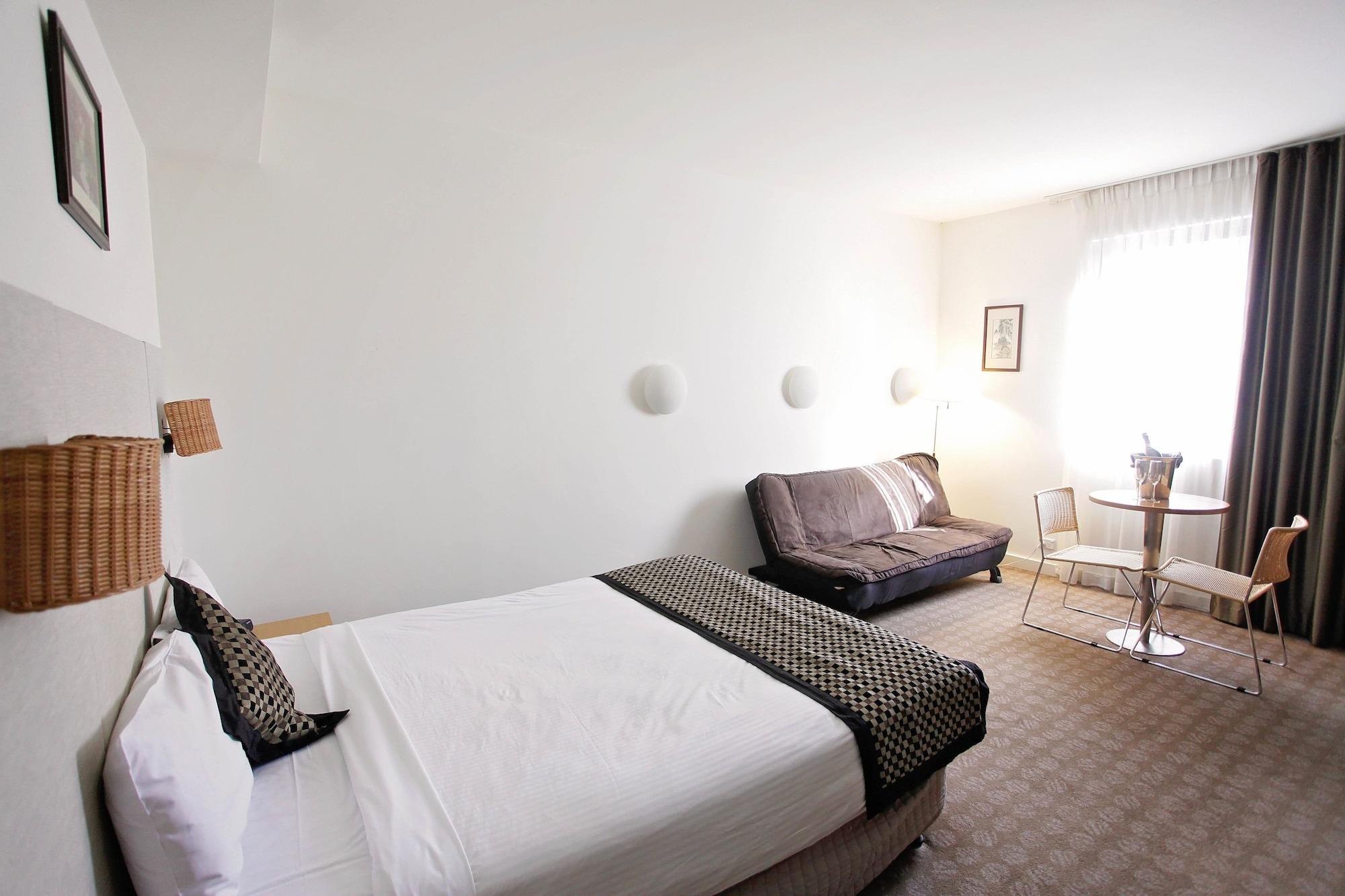 Golden Pebble Hotel Wantirna
