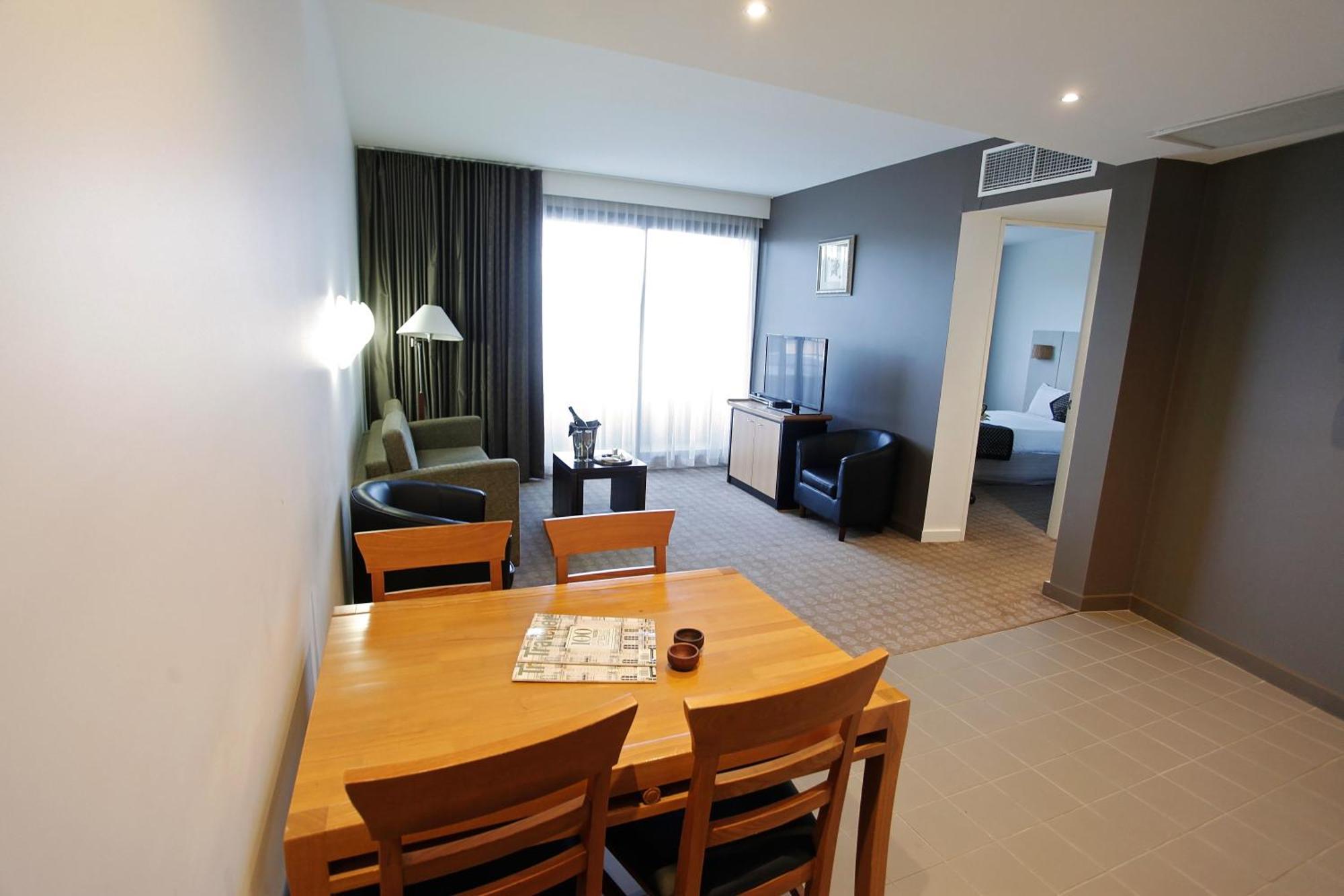 Golden Pebble Hotel Wantirna