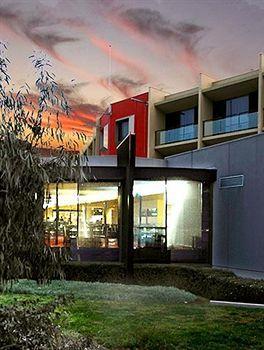 Golden Pebble Hotel 4*