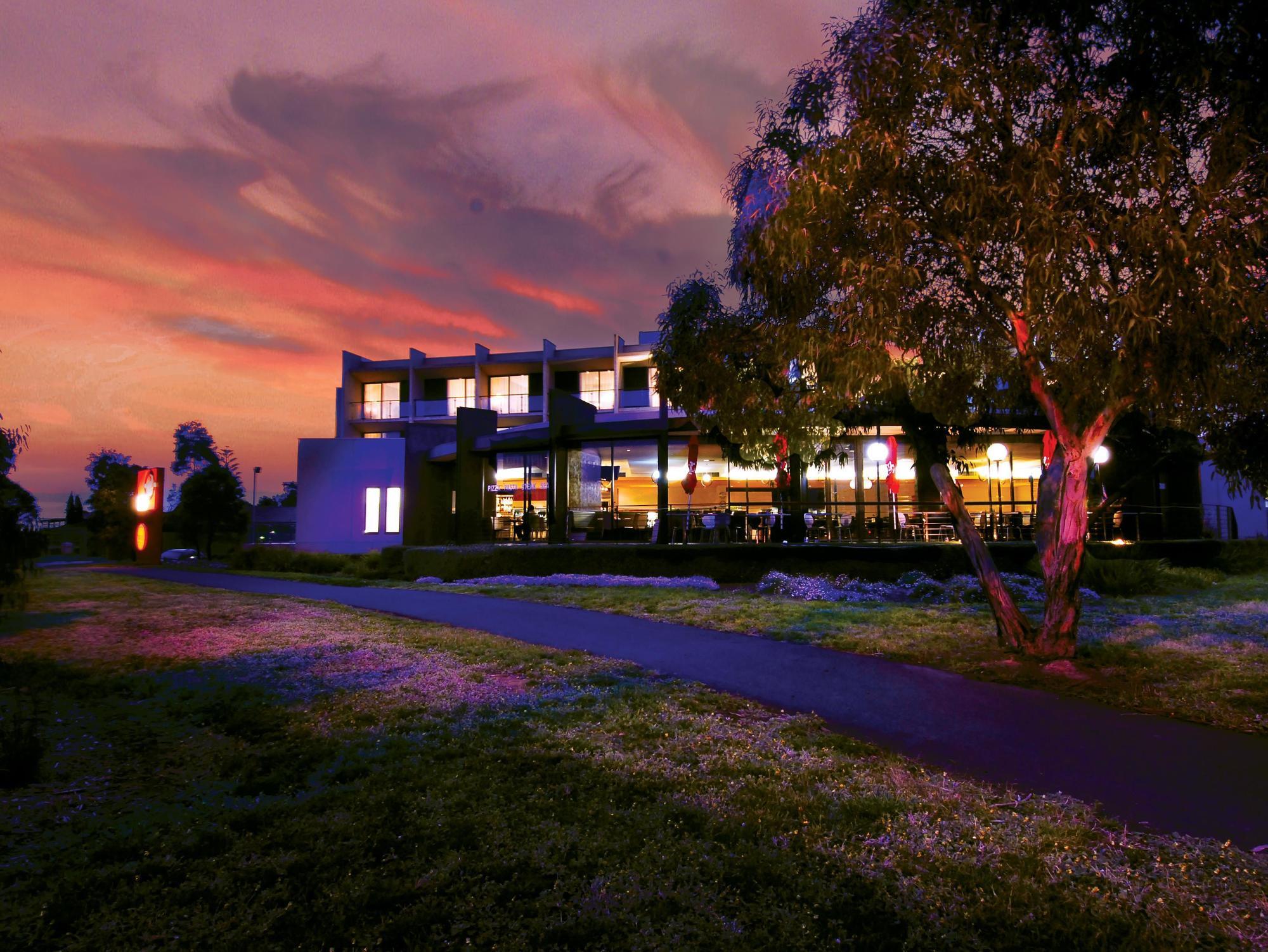 Hotel Golden Pebble