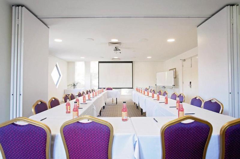 Golden Pebble Hotel 4*